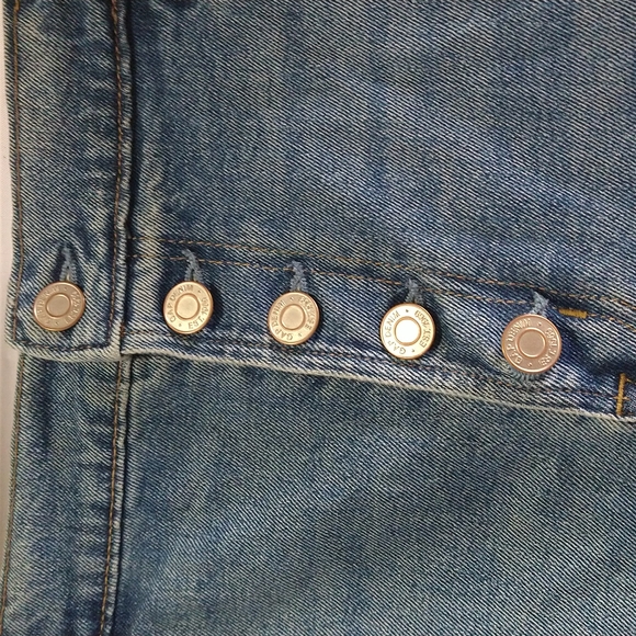 Gap 3.5" High Rise Stretch Denim Shorts - Picture 3 of 9